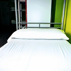 Onefam Les Corts Albergue